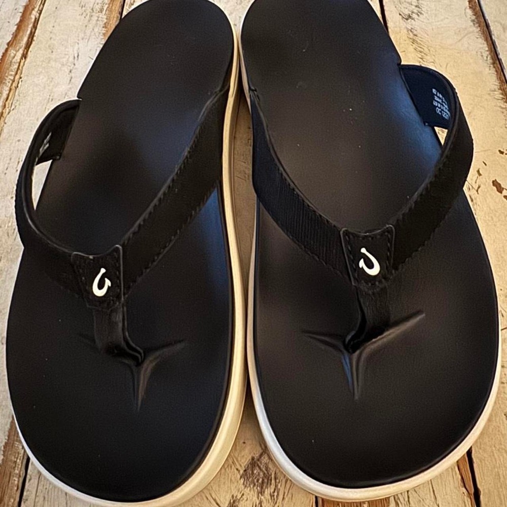 Olukai Nua Pio Black White Flip Flop Sandals 20445-4040 Womens 9 EUR 39